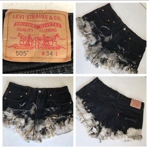 VINTAGE LEVI 505 HIGH WASTED SHORTS